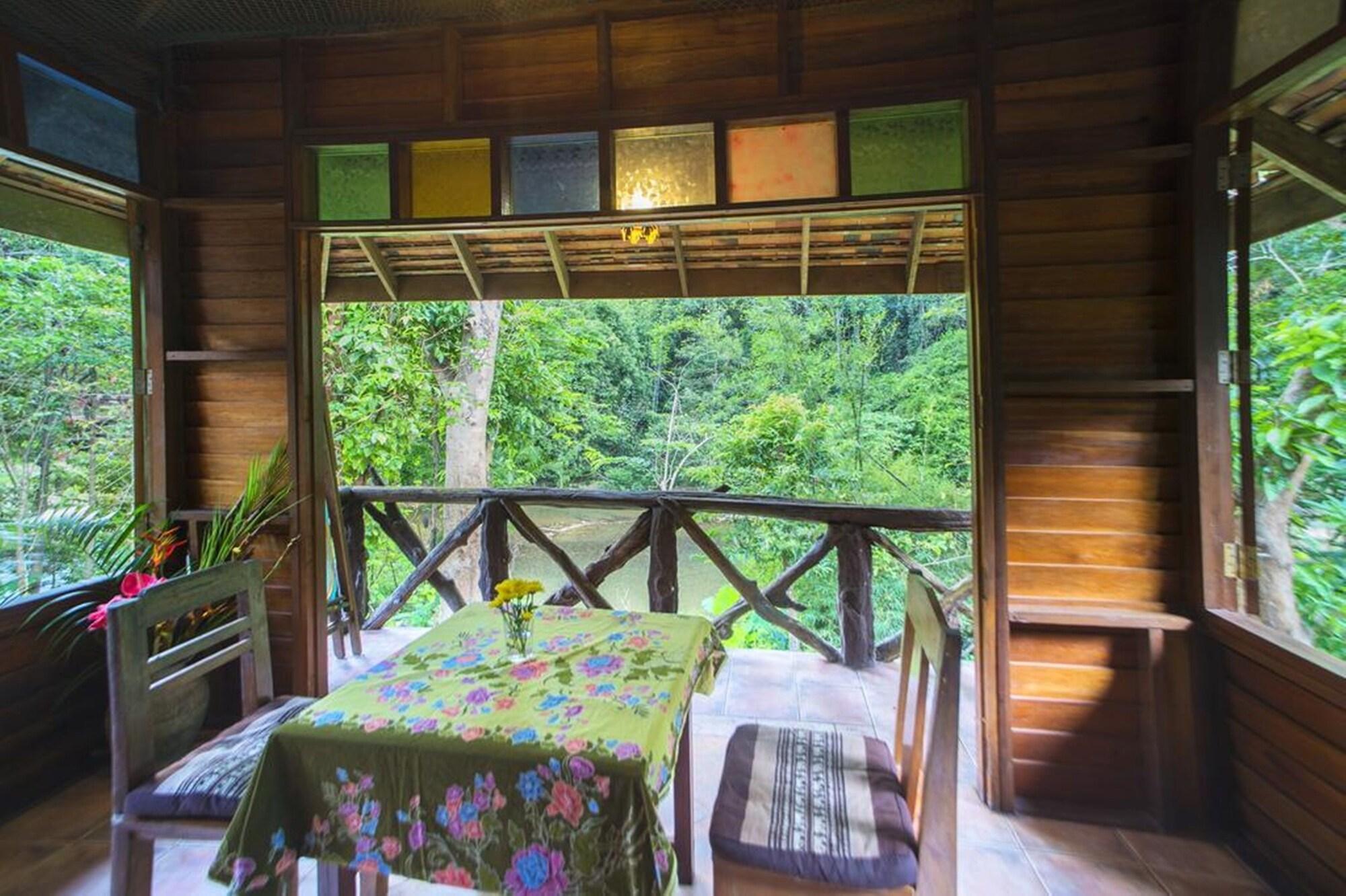 Art'S Riverview Lodge Khao Sok National Park Exterior foto