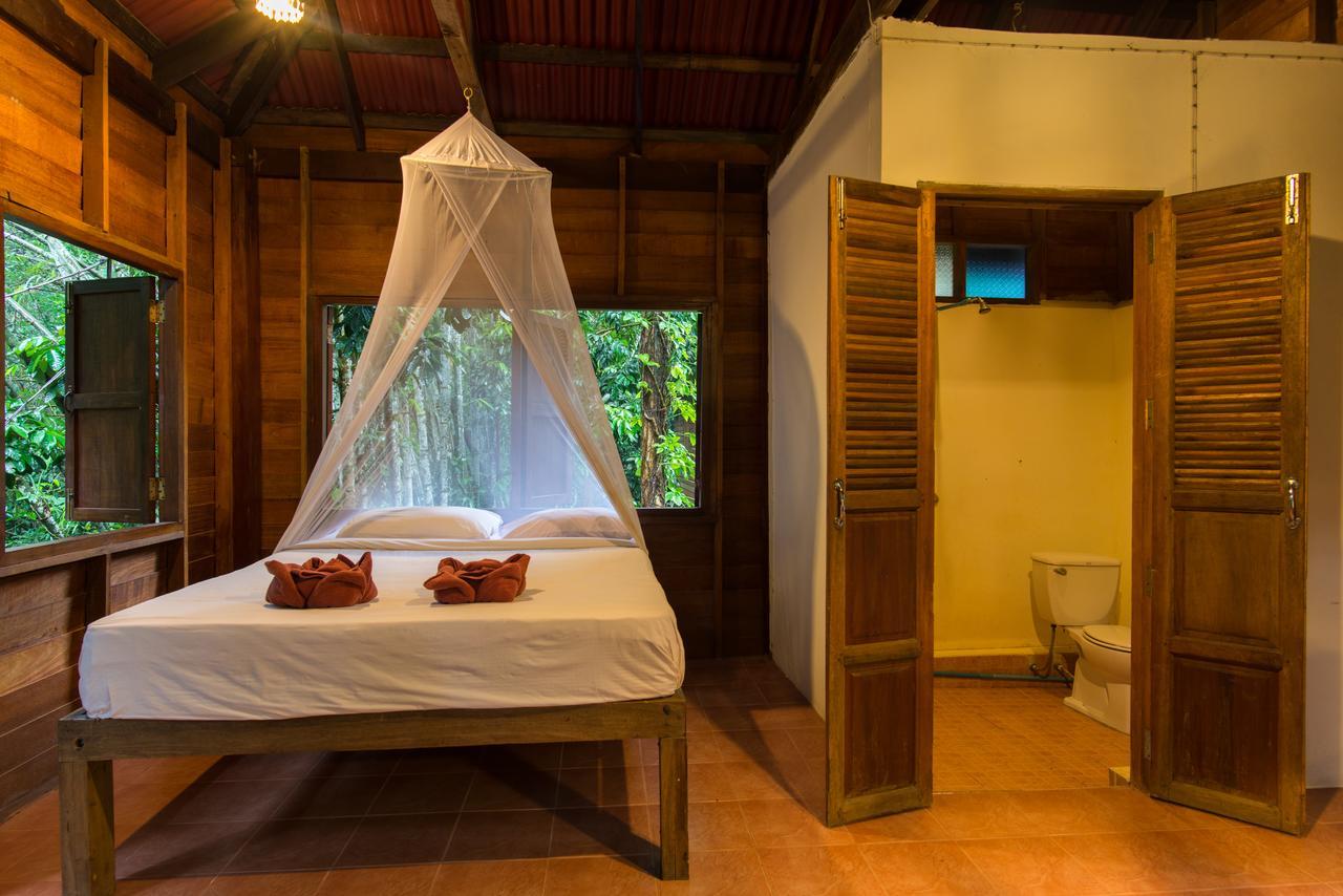 Art'S Riverview Lodge Khao Sok National Park Exterior foto
