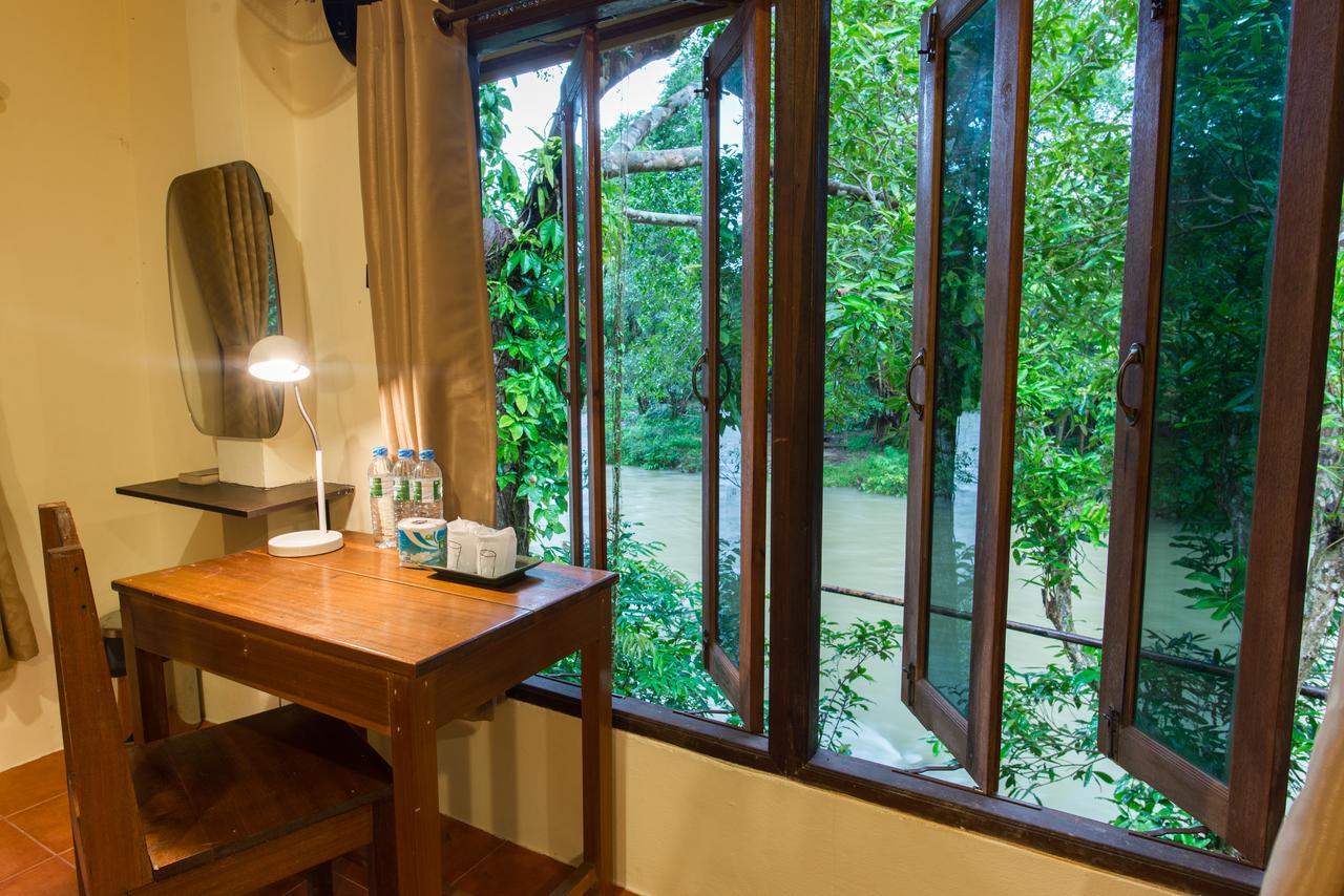Art'S Riverview Lodge Khao Sok National Park Exterior foto