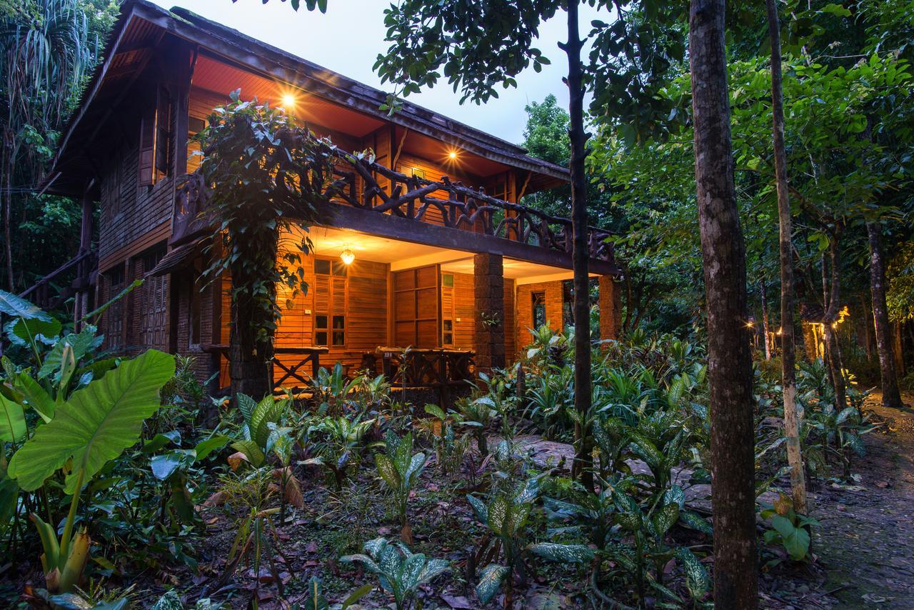 Art'S Riverview Lodge Khao Sok National Park Exterior foto